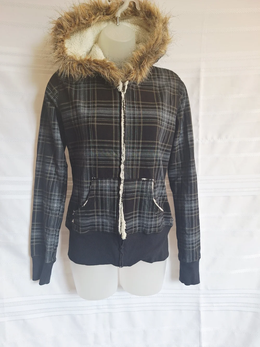 💙L.A. Kitty Black Plaid Sherpa-Lined Bomber Jacket Faux-Fur Hood 🤍SMALL